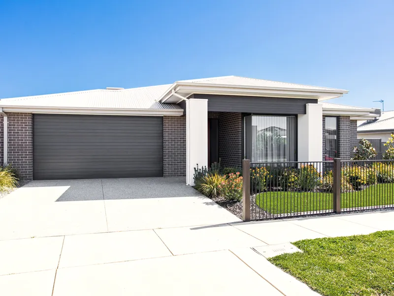 LARGE 4 BEDROOM HOME IN LUCAS