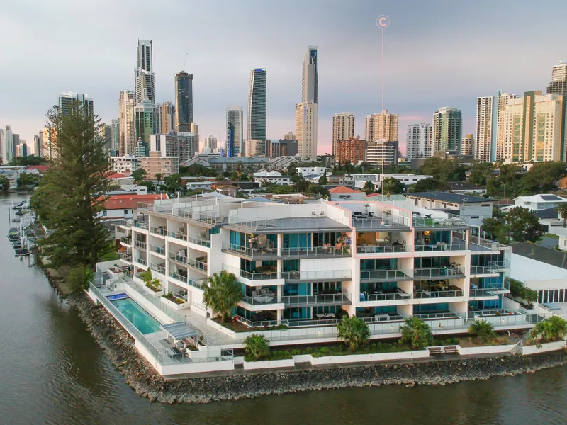 Alluring Penthouse Style Apartment on Main River with Skyline Views