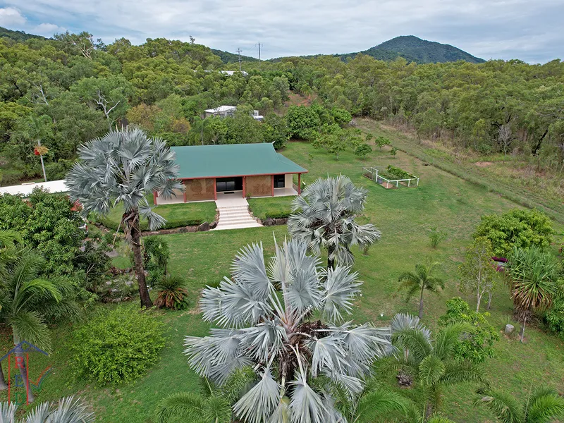 Charming Cooktown home on fully fenced acreage