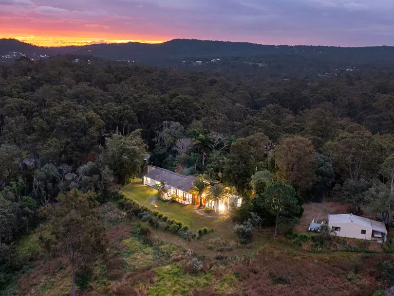 3.23HA of breath taking privacy in a Blue-chip elevated position.