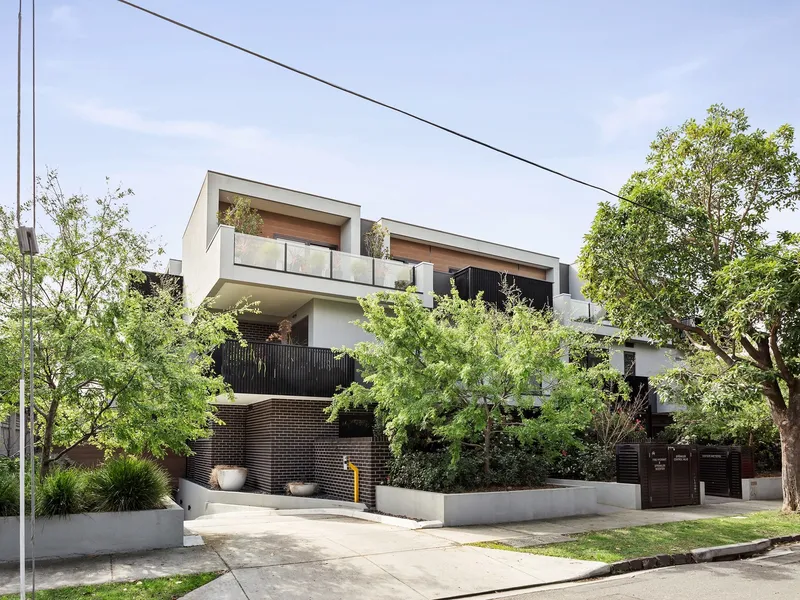 Lifestyle, Low Maintenance & Close To Everything