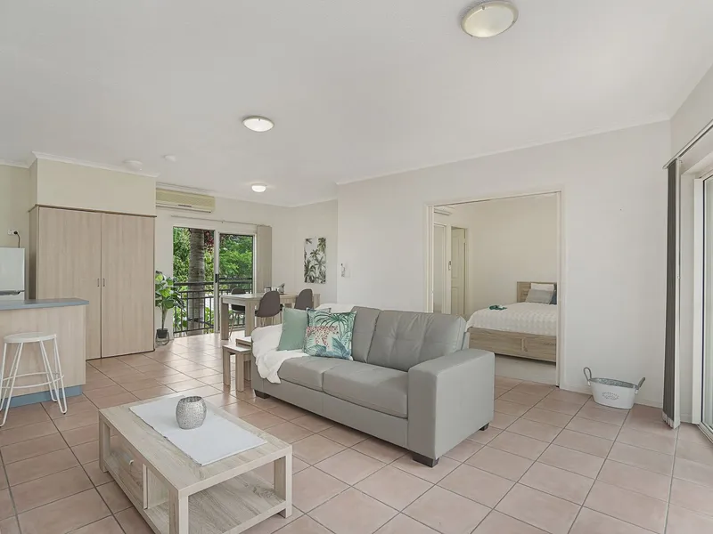 Extra-Large 1 Bedroom Apartment with private balcony.