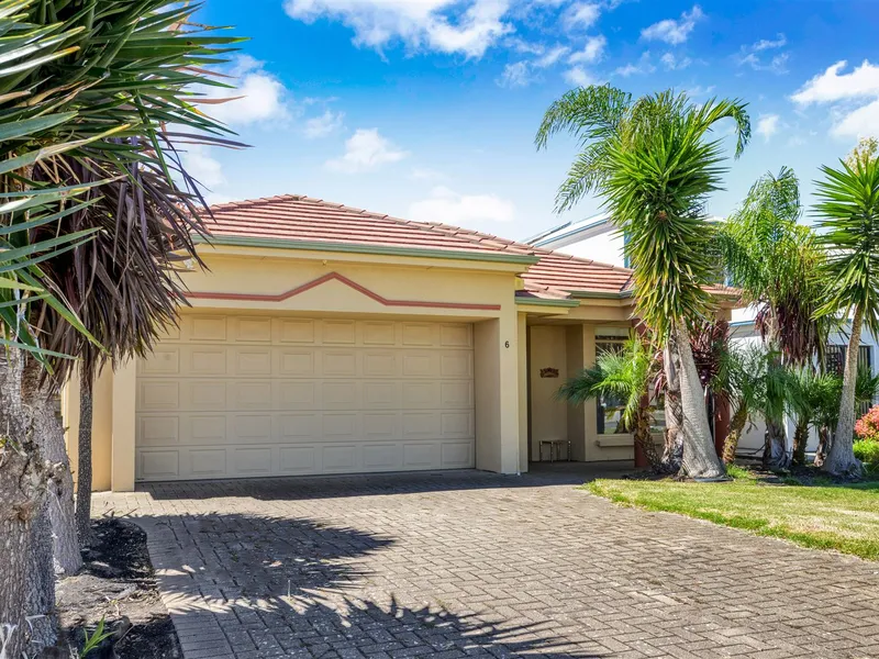 Tuscan in McCracken with a golf course pass to Par 3, 2nd...