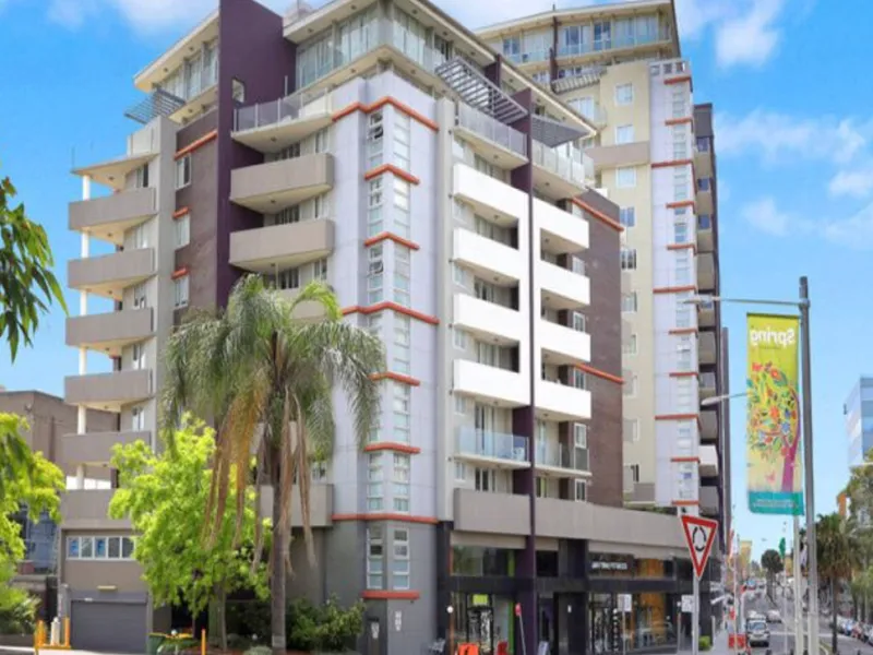 Spacious 3 BEDROOMS APARTMENT IN BURWOOD CENTRAL