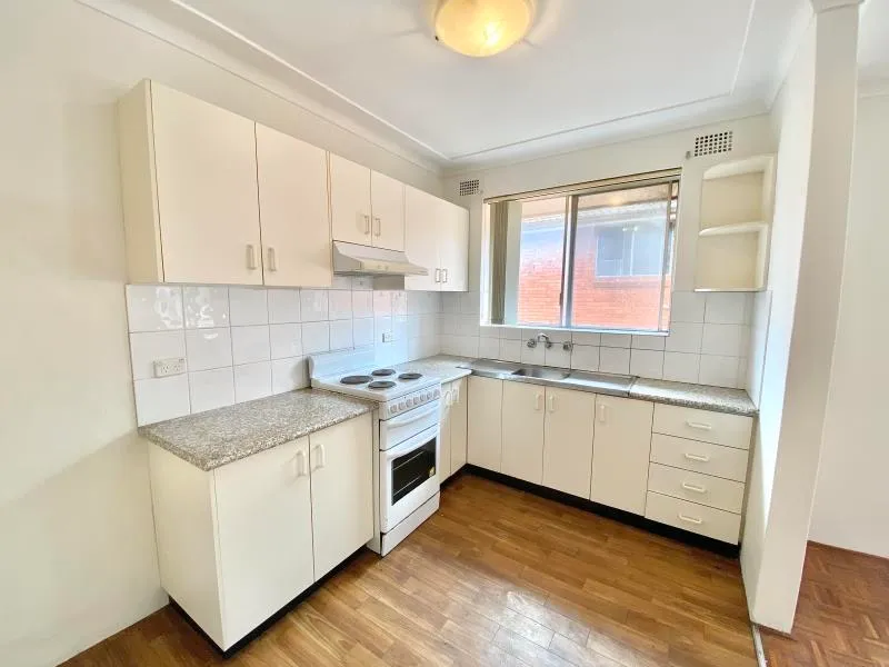 TOP FLOOR 2 BEDDROOM UNIT