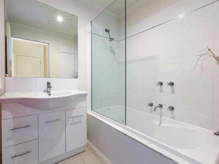 MODERN HOME IN POPULAR ALFREDTON
