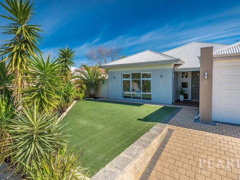 COASTAL LIVING AT ITS BEST!