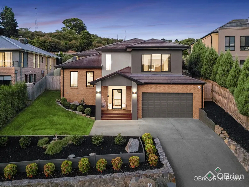 A Premium Timbarra Family Entertainer on 936m2 approx..