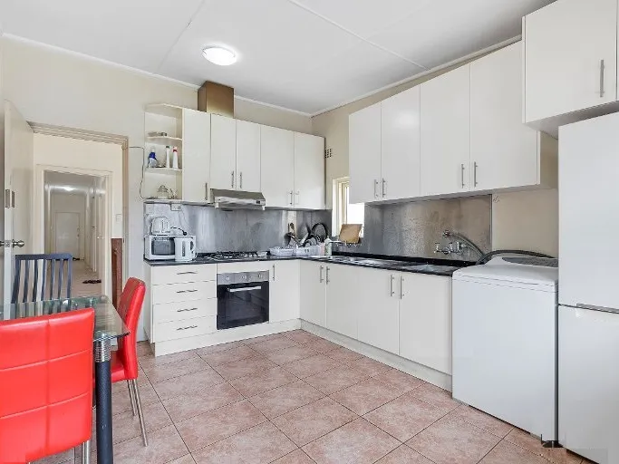 1 Bedroom (Renovated) – Bills are included (Gas, Water & Internet)
