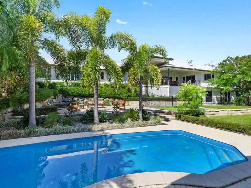 Ammaculate Family Home with Stunning Views