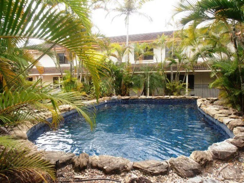 TOWNHOUSE WITH LOCK UP GARAGE