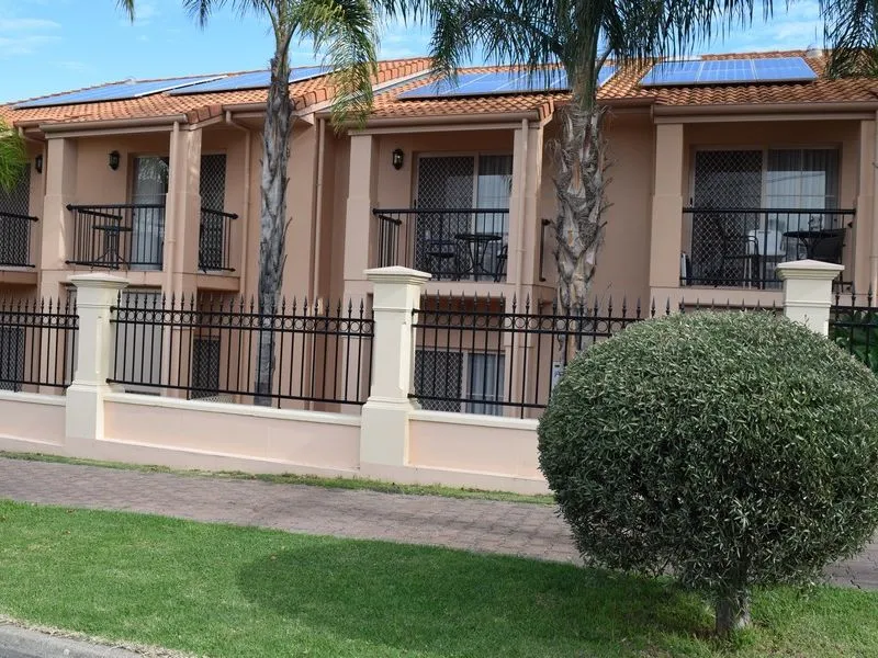 BALMORAL FULLY SERVICED RETIREMENT VILLAGE UNIT