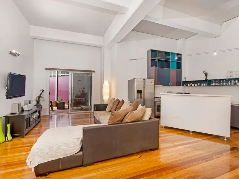 Huge 128sqm ground floor apartment!