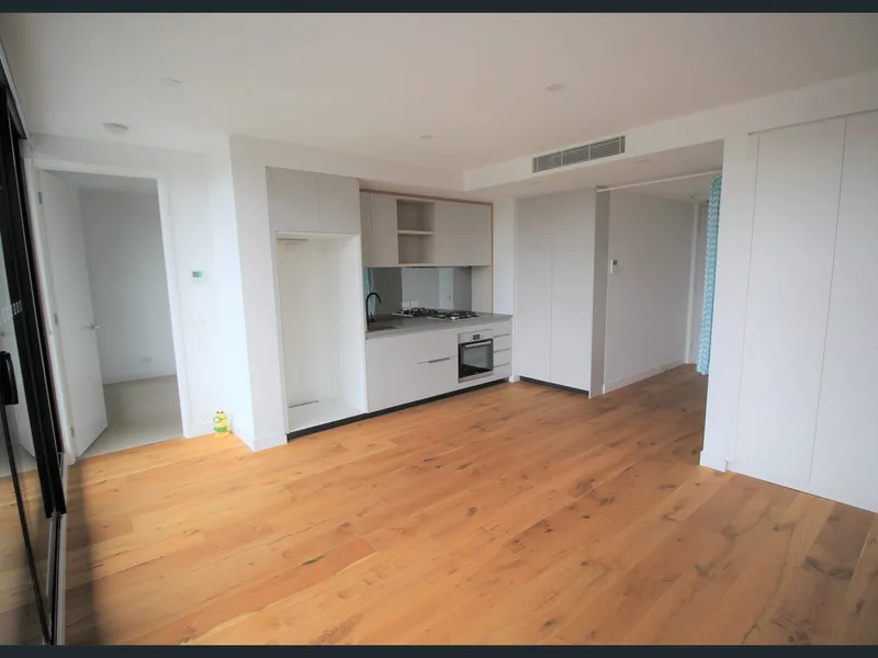 TWO BEDROOM APARTMENT IN PRIME LOCATION!