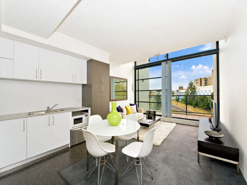 Dual Level Light Filled Apartment