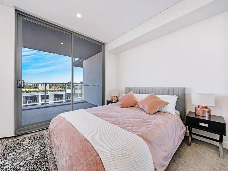 BRIGHT AND SPACIOUS ONE BEDROOM WITH OPEN VIEWS+BIG BALCONY