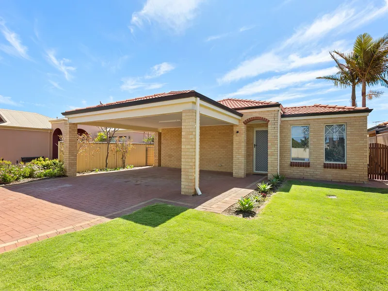 FULLY RENOVATED HOME - TOMATO LAKE PRECINCT