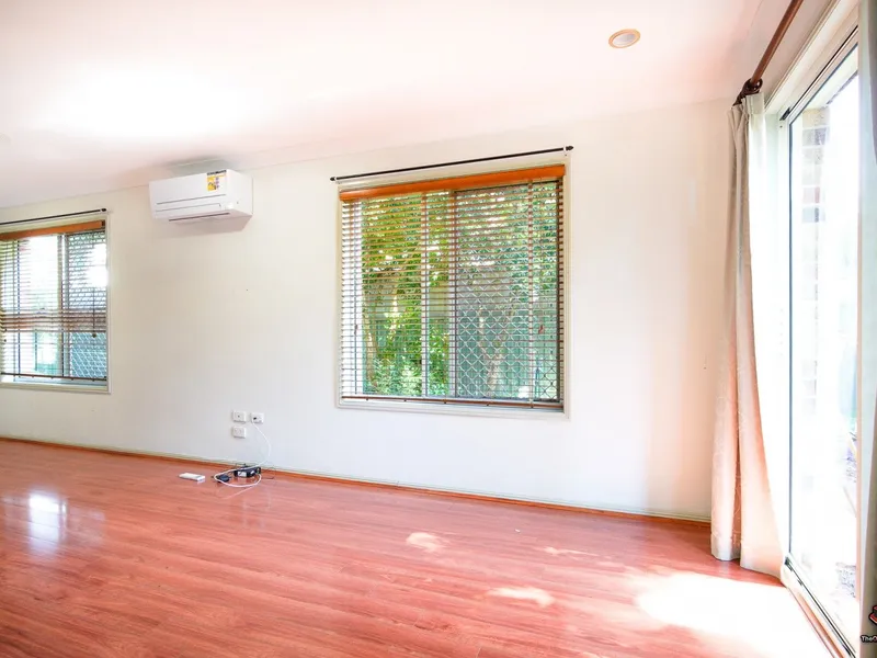 DELIGHTFUL TOWNHOUSE