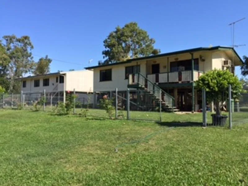 Highset Home - Giru - Overlooking Parkland 