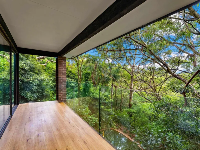Tranquil home nestled amongst the treetops