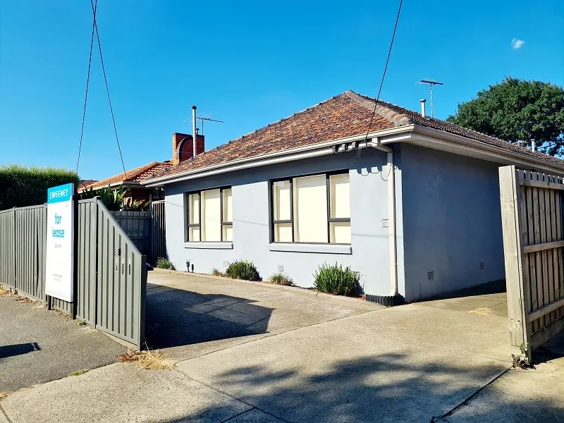 TWO BEDROOM UNIT, SIZE & LOCATION WILL IMPRESS