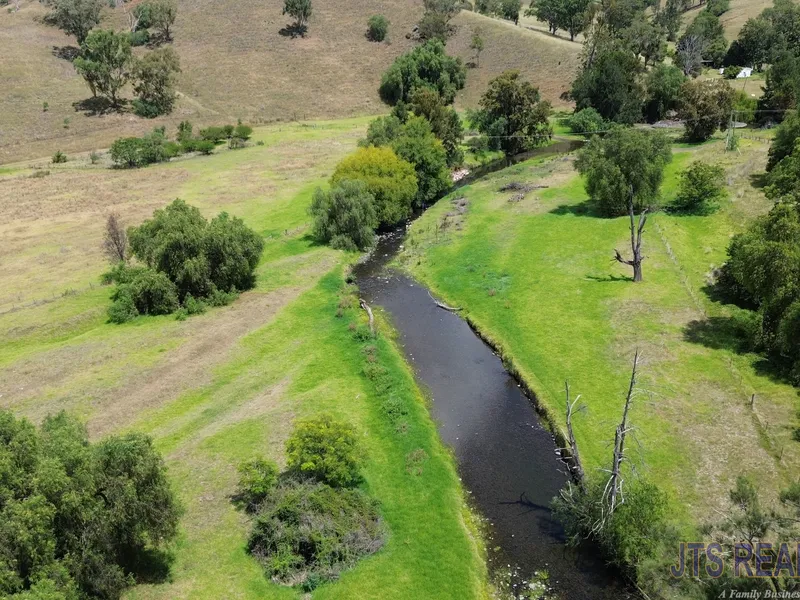 50 Acres On The Creek