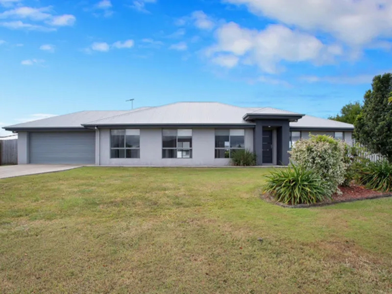 MODERN 4 BEDROOM FAMILY HOME - OORALEA