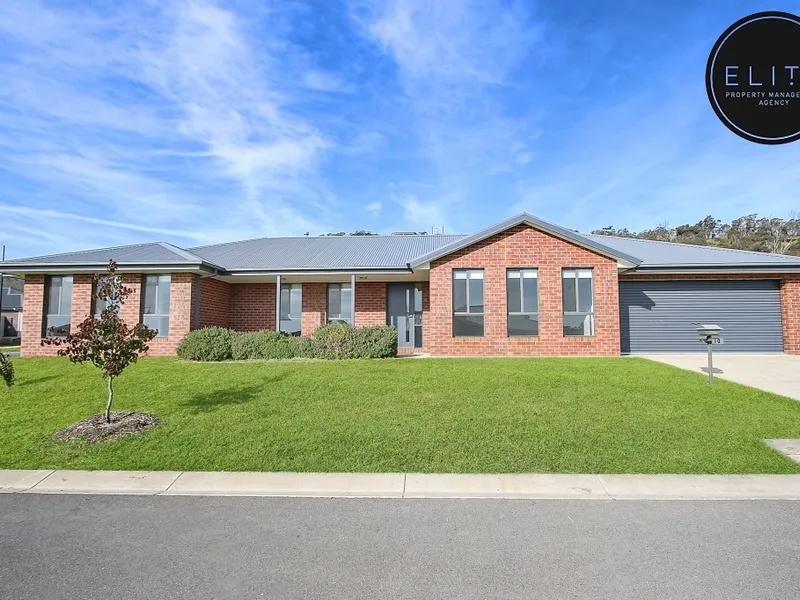 SPACIOUS FAMILY HOME IN WHITEBOX RISE