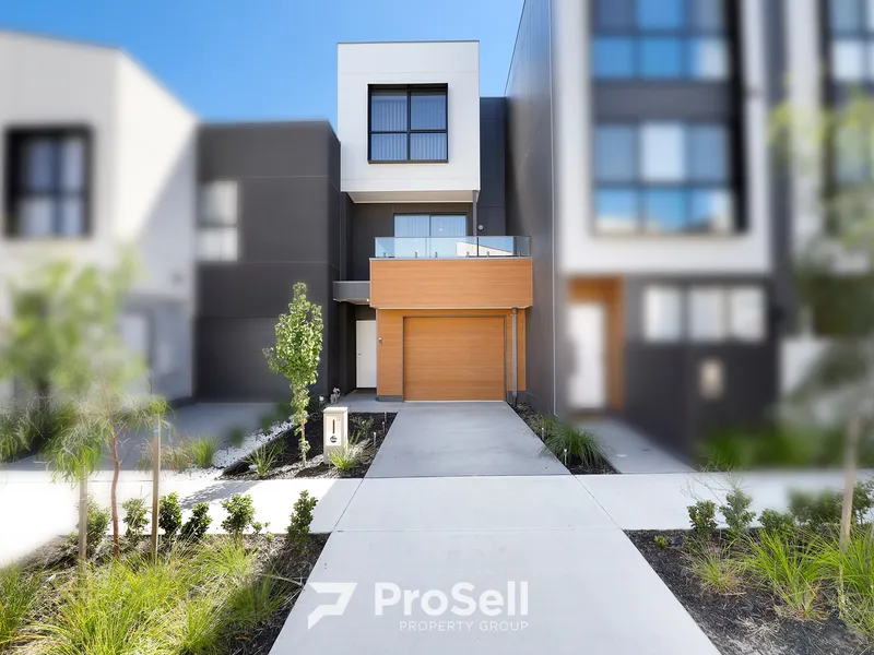 Designer Home at Enviable Location