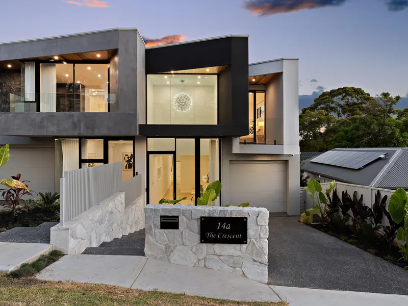 Brand New Luxurious Home in Premier Location