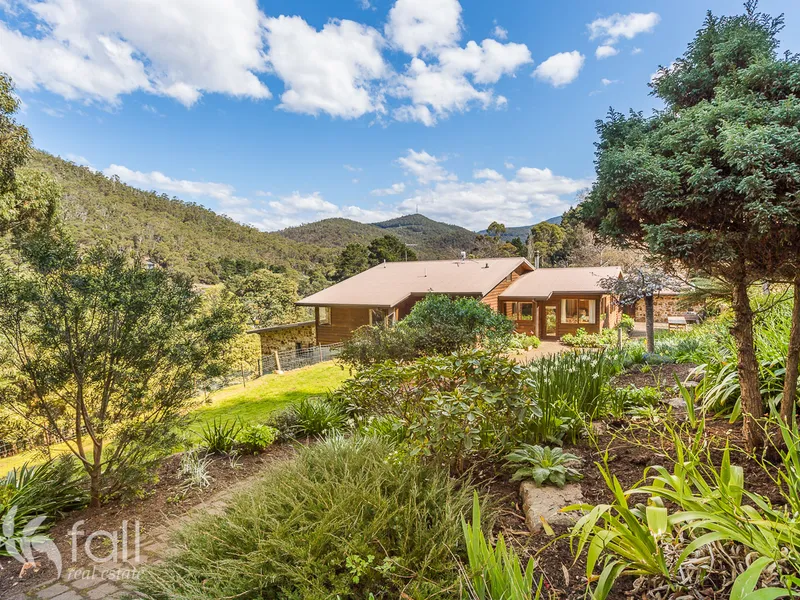 Spacious home - rural tranquility - central convenience