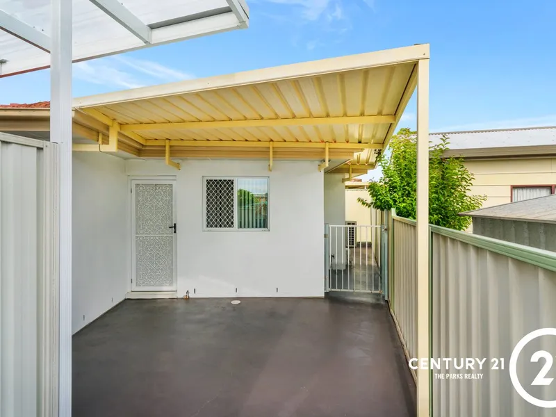 Granny Flat With Parking!