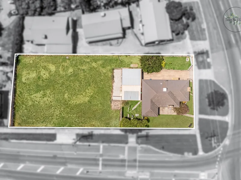 Excellent Location - 1470msq approx. Set on Three Titles