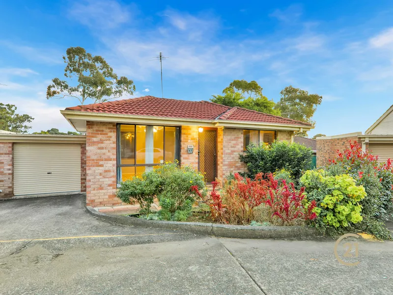 CONVENIENT AND COSY HOME IN PRIME LOCATION!!