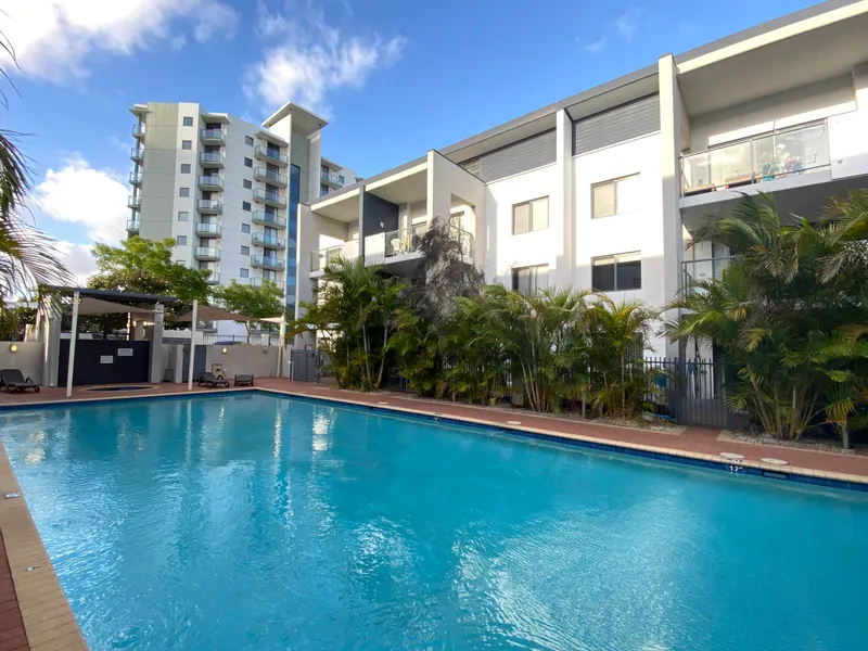 Resort style apartment - OUT IT GOES!