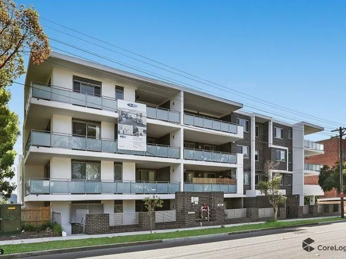 Light filled family size apartment in heart of Homebush West