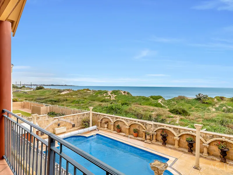 ABSOLUTE BEACHFRONT MEDITERANEAN MAGIC 