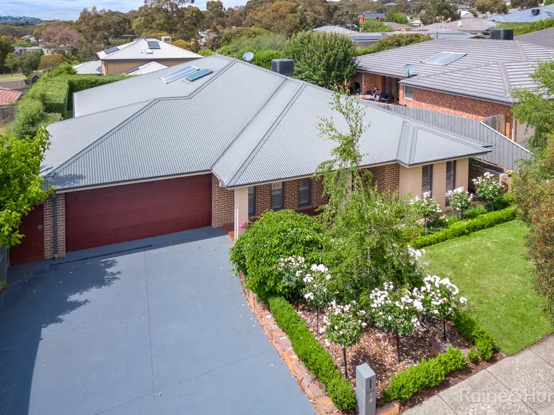 Spacious Four-Bedroom Family Haven Nestled in a Tranquil Court Setting