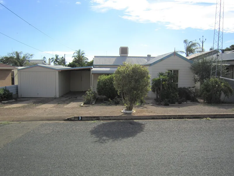 Character Cottage by the golf course! 