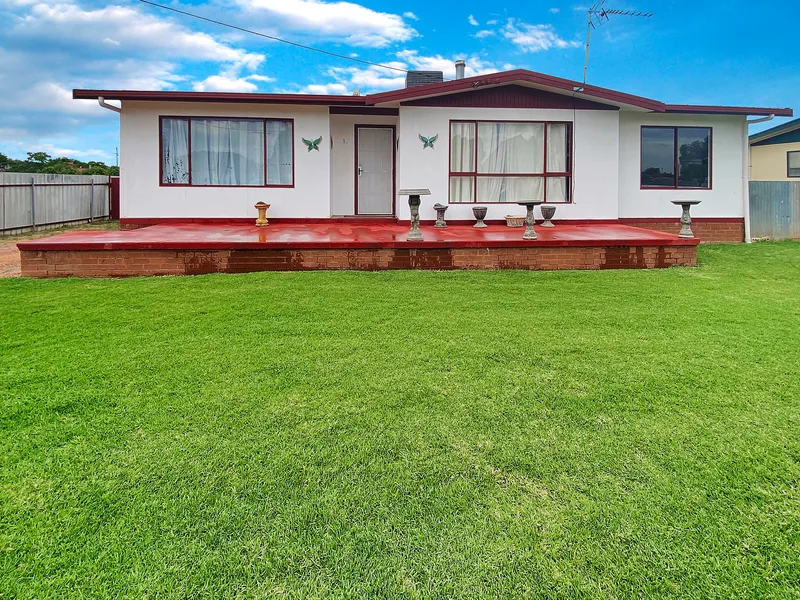 FAMILY HOME IN QUIET AREA