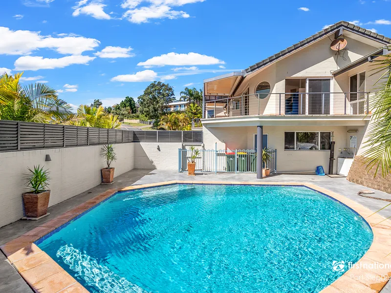 AMAZING FAMILY HOME IN ANNA BAY!