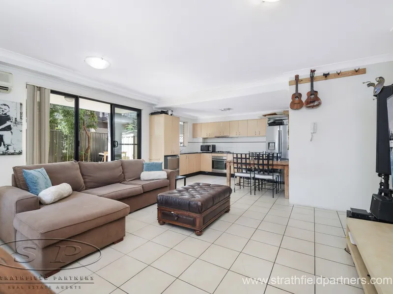 2 bed 2 bath 2 car space Apartment Totalling 175 Sqm approx! 