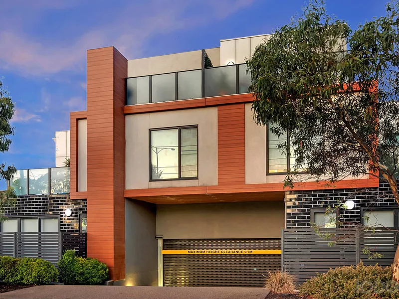 LAIDBACK LOW MAINTENANCE LIVING