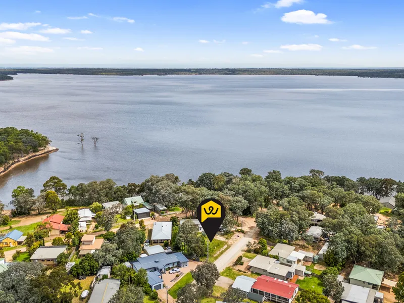 Build your holiday home or B and B by the Lake