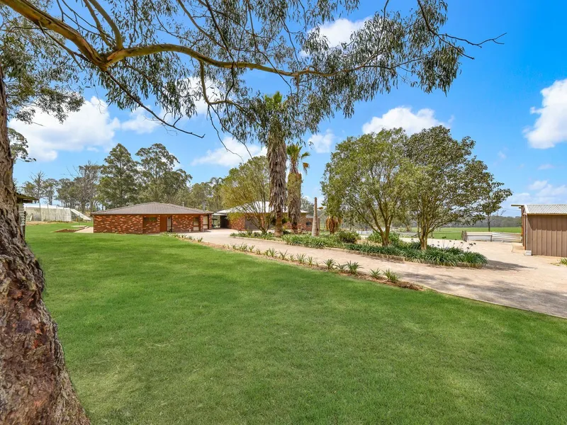 42 Acres Ru1 Primary Production Zoning, Mostly Cleared, Rich Dark Soils, Massive Dams. Outstanding Views, Lifestyle, Outstanding Investment!!