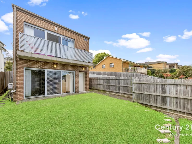 Free Standing Townhouse offering premium Privacy & Convenient