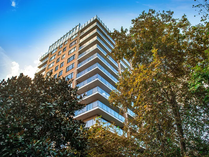 **DEPOSIT RECIEVED** MODERN 2 BEDROOM APARTMENT WITH CITY VIEWS