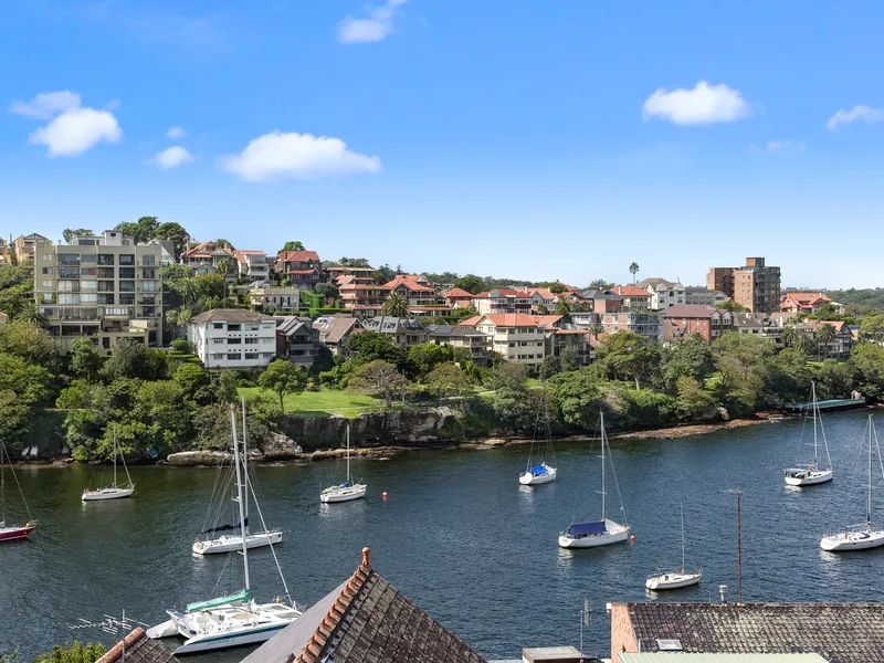 SUNLIT STUDIO WITH A WATERFRONT OUTLOOK - OPEN FOR INSPECTION SATURDAY 10TH APRIL 11:00-11:15AM