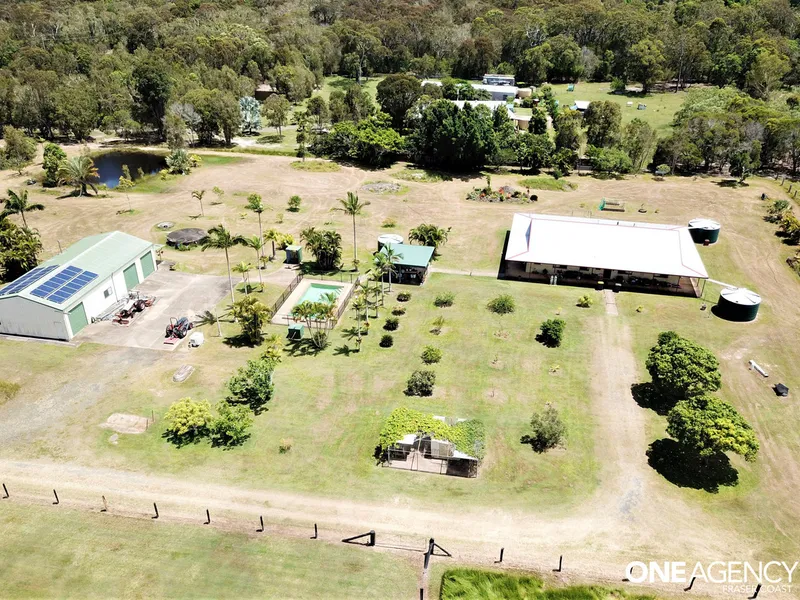 Room to spread your wings and enjoy the 4 hectares by the pool