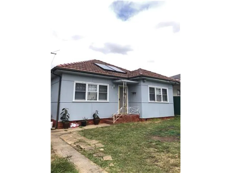 House on convenient location ready to move in